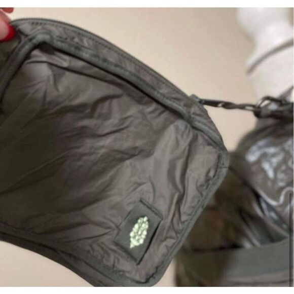 New Free People Rain Check Packable Waterproof jacket only Size XS - Picture 6 of 8